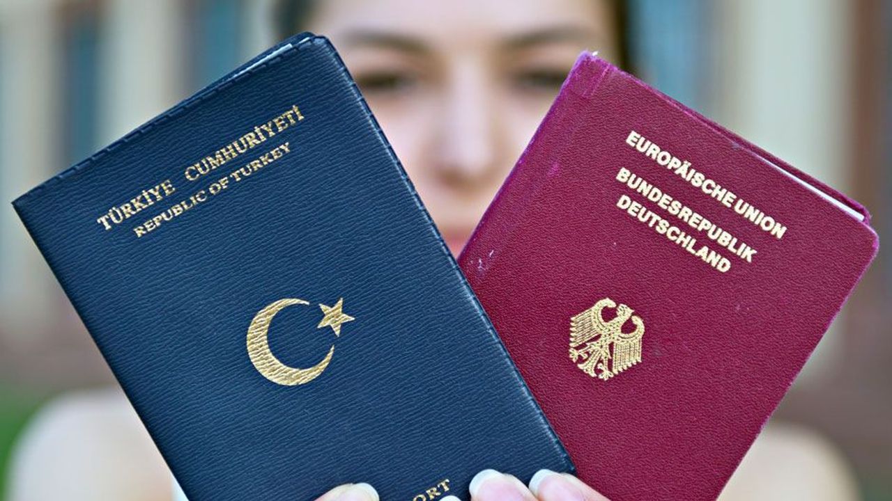 Der Tag, an dem ich meinen türkischen Pass loswerden wollte SZ Magazin