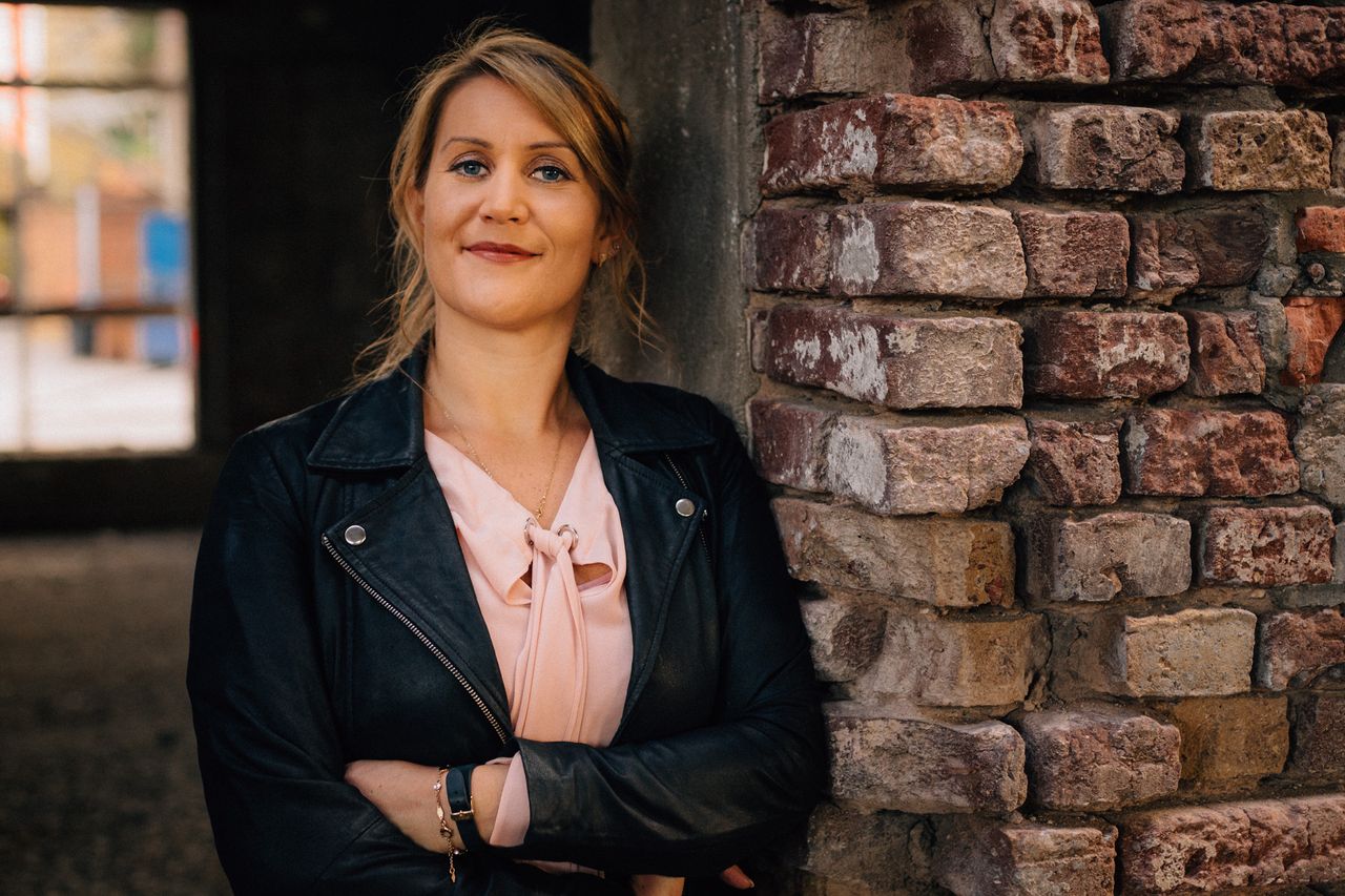 Anzeige Auf ein Glas Wein mit Sterneköchin Julia Komp