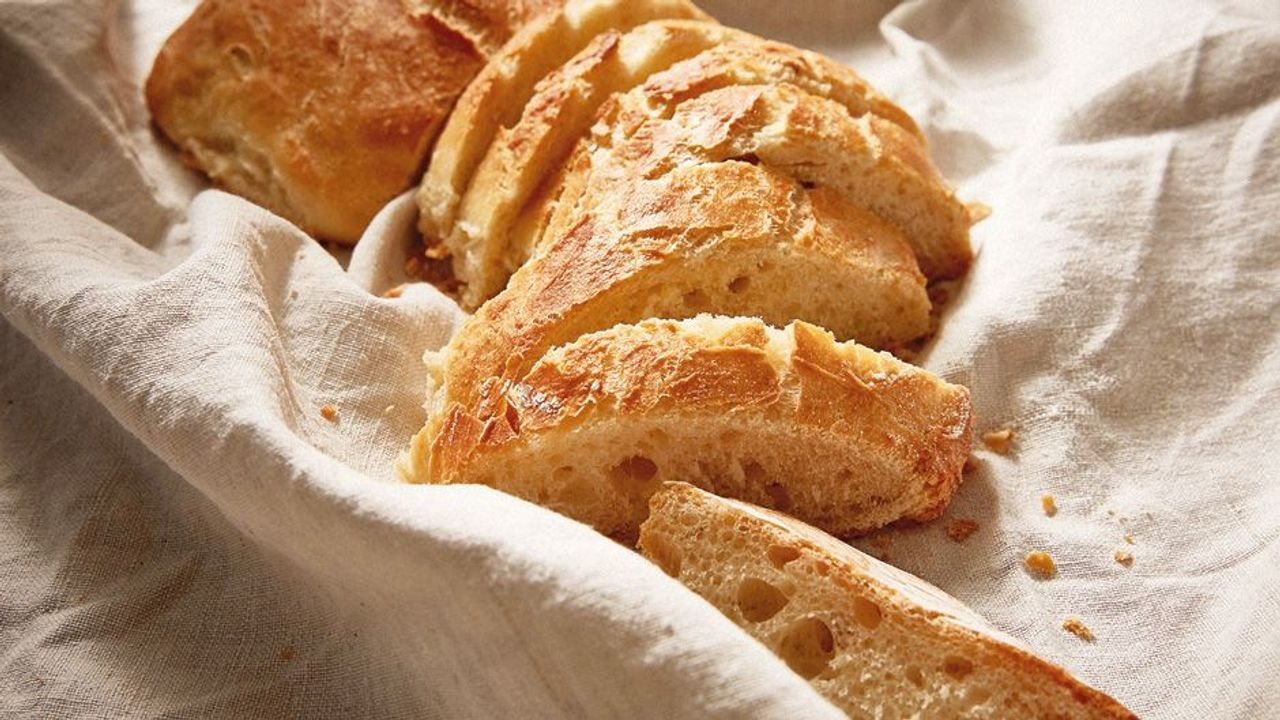 Selbst gebackenes Brot mit Mutterhefe - Rezept - SZ Magazin