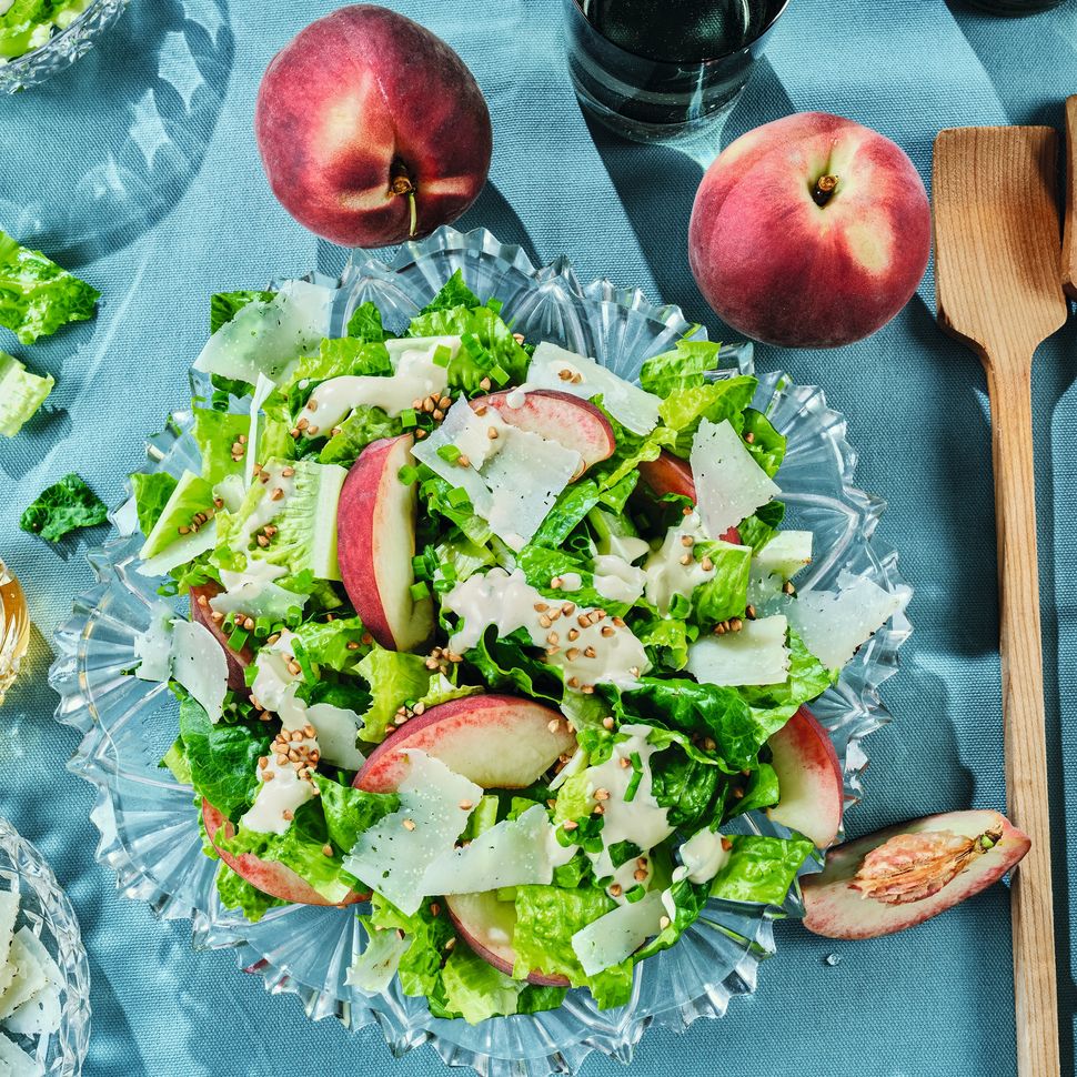 Rezept für Salat mit Pfirsich, Manchego und Buchweizen - SZ Magazin Rezept für Salat mit Pfirsich, Manchego und Buchweizen - SZ Magazin