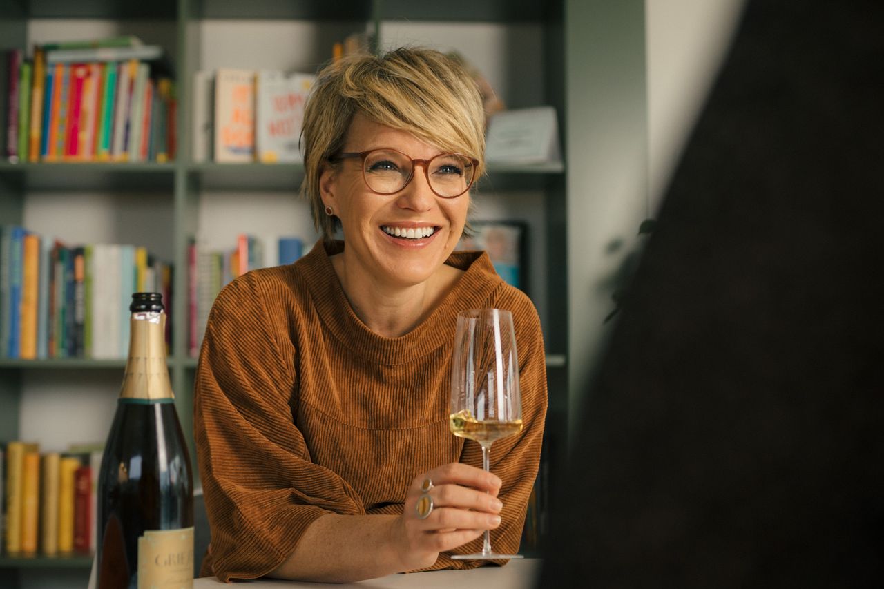 Anzeige Auf Ein Glas Wein Mit Moderatorin Andrea Ballschuh 