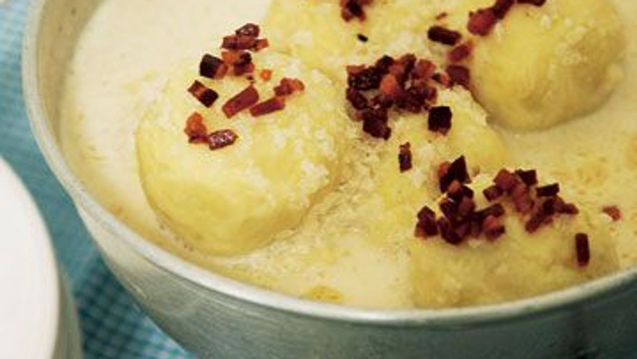 Sauerkrautsuppe mit Kartoffel-Speckknödeln - Rezept - SZ Magazin