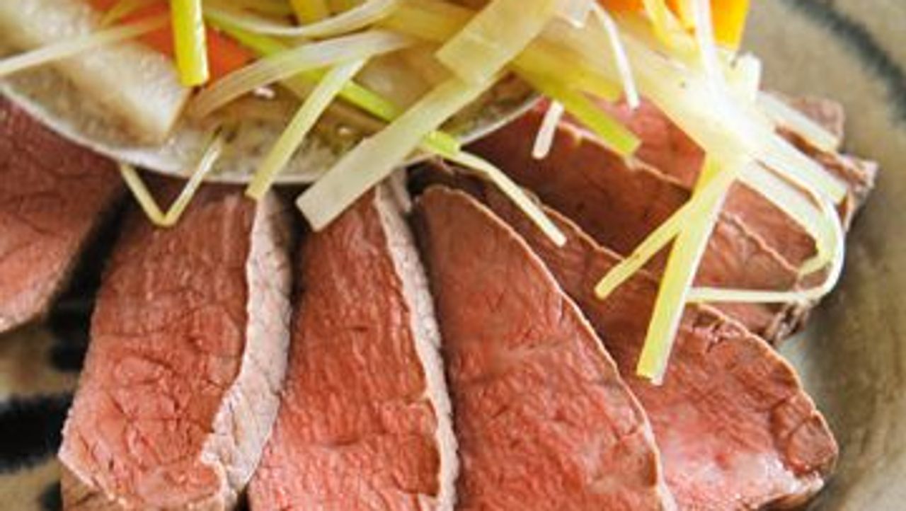 Rinderfilet à la Tafelspitz mit Meerrettichsauce - Rezept - SZ Magazin