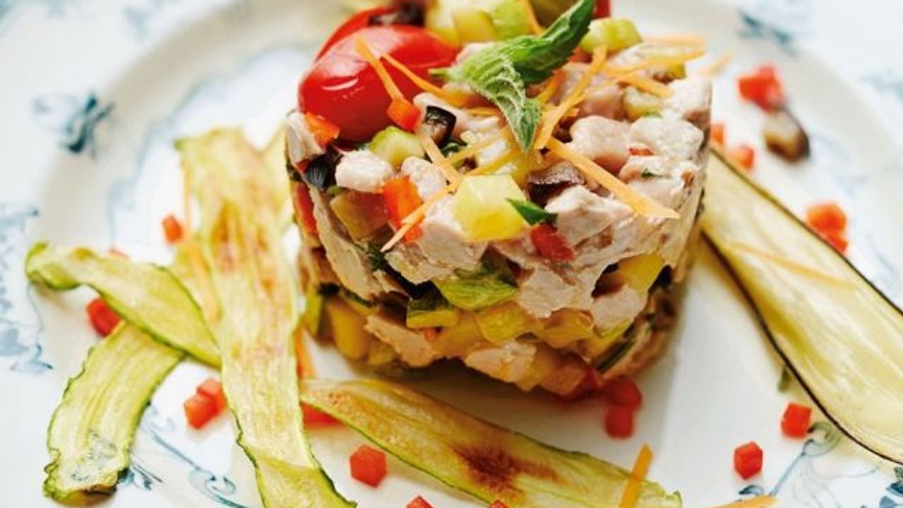 Rezept: Gemüse-Törtchen mit Thunfisch - SZ Magazin
