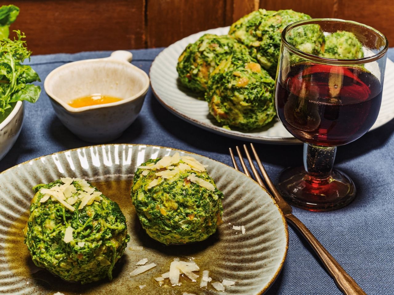 Rezept-Tipp: Spinatknödel mit Parmesan und Nussbutter - SZ Magazin Rezept-Tipp: Spinatknödel mit Parmesan und Nussbutter - SZ Magazin