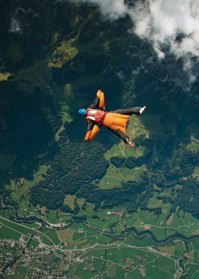 Wingsuit Fliegen Ist Die Gefahrlichste Extremsportart Der Welt Sz Magazin