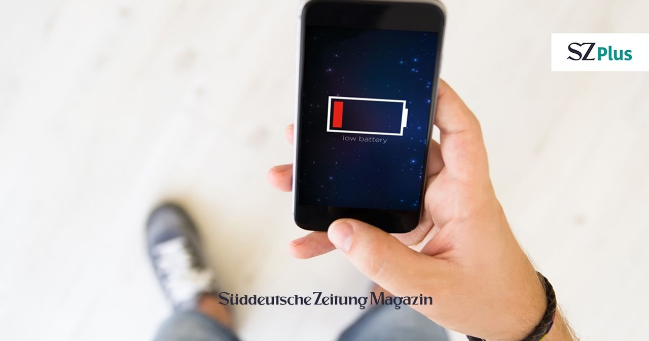 Smartphone laden Muss der Handyakku vor dem Aufladen komplett leer sein? SZ Magazin