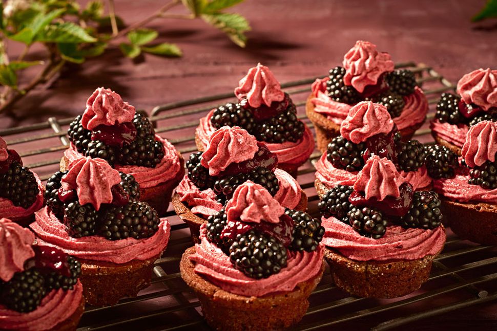 Schokoladentörtchen mit Brombeercreme - SZ Magazin
