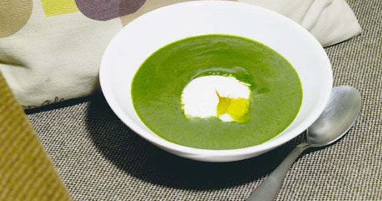 Spinatsuppe mit pochiertem Ei - SZ Magazin