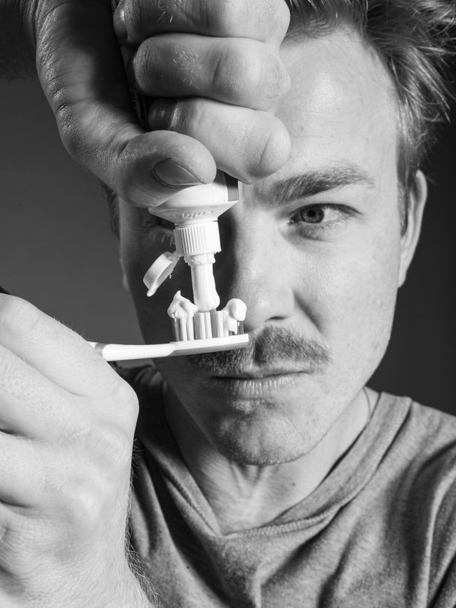 Schauspieler Albrecht Schuch im Interview ohne Worte SZ Magazin