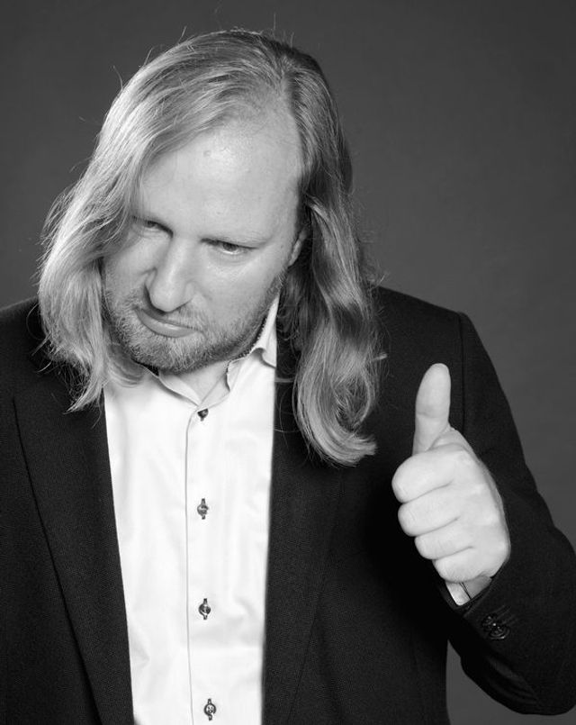 Grünen Politiker Mit Langen Haaren
